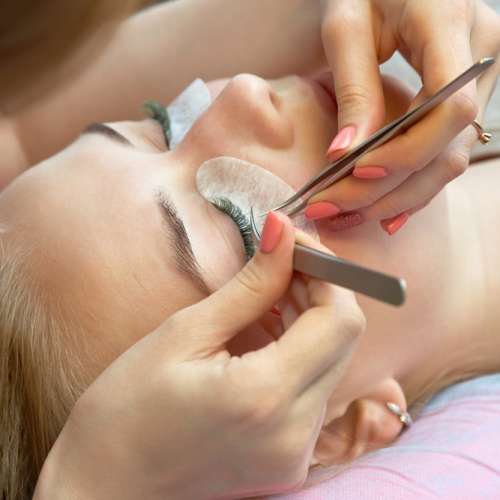 shutterstock_eyelash extensions